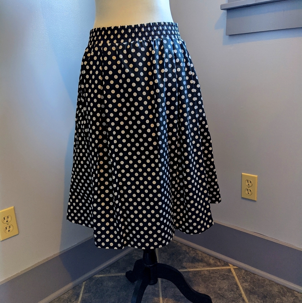 21. Cynthia Rowley Skirt. Size medium. NWT.